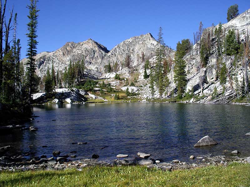 Little lake just before Sawtooth Lake