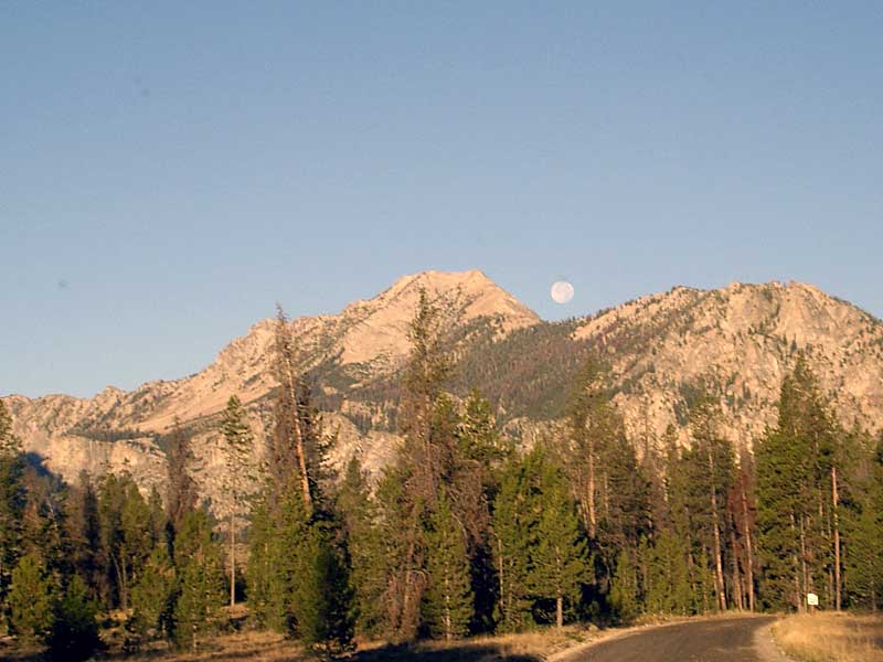 Moon sets, on the road to Pettit Lake