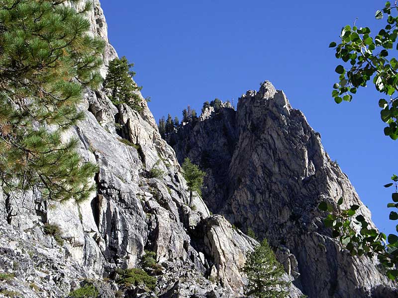 Crags above trail to Alice Lake