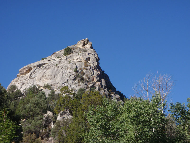 Rock above trail to Box Top