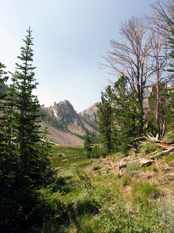 Glacial cirque above Hoodoo Lake