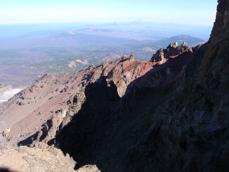 NW ridge and lineup of Oregon Cascades, from top of the Bowling Alley