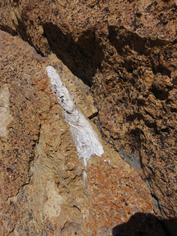 Crystaline rock on Round There