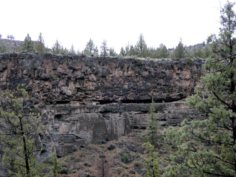 Cliff on the west side of the Deschutes