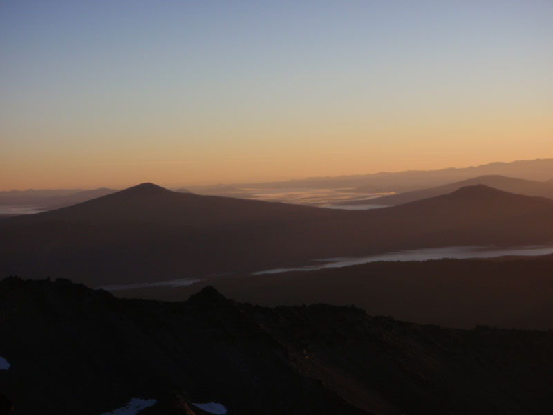 Maiden Peak and sea of fog beyond