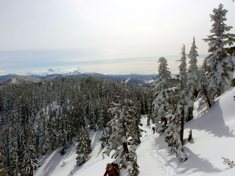 Traverse below Lunch Rock