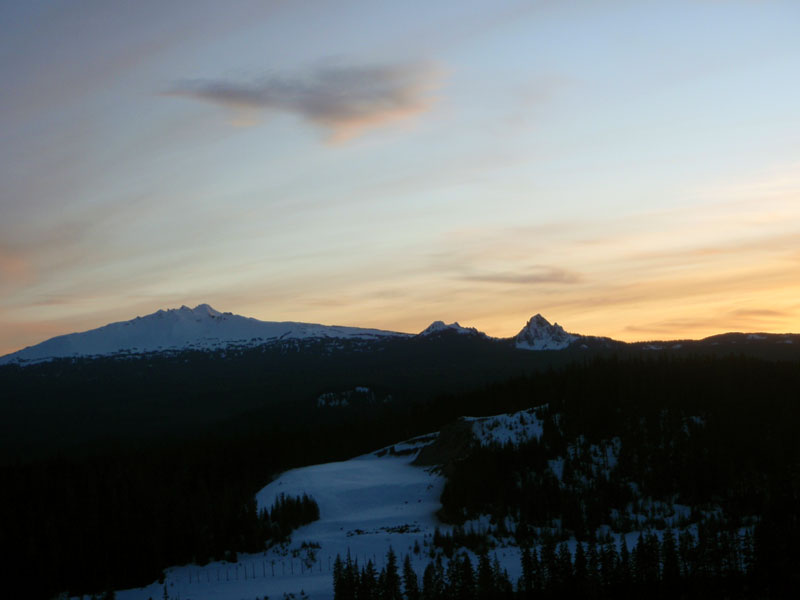 Diamond Peak and Mt. Yoran from Willamette Pass ski area