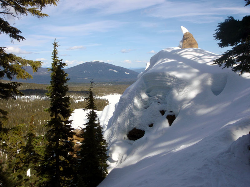 Snow-capped thumb on west side of Redtop