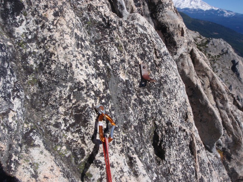 Anchors at the top of the 3rd pitch. Yech! We stitch together the 3rd &amp; former 4th pitches&#8212;a 60m rope works quite nicely for this