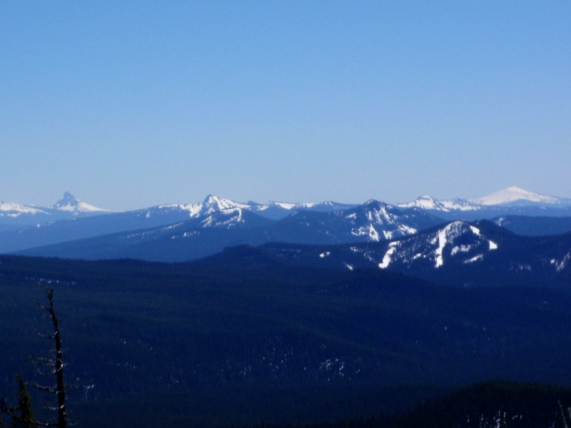 View south: Mt Thielsen, Cowhorn Mtn, Sawtooth Mtn, Mt Bailey